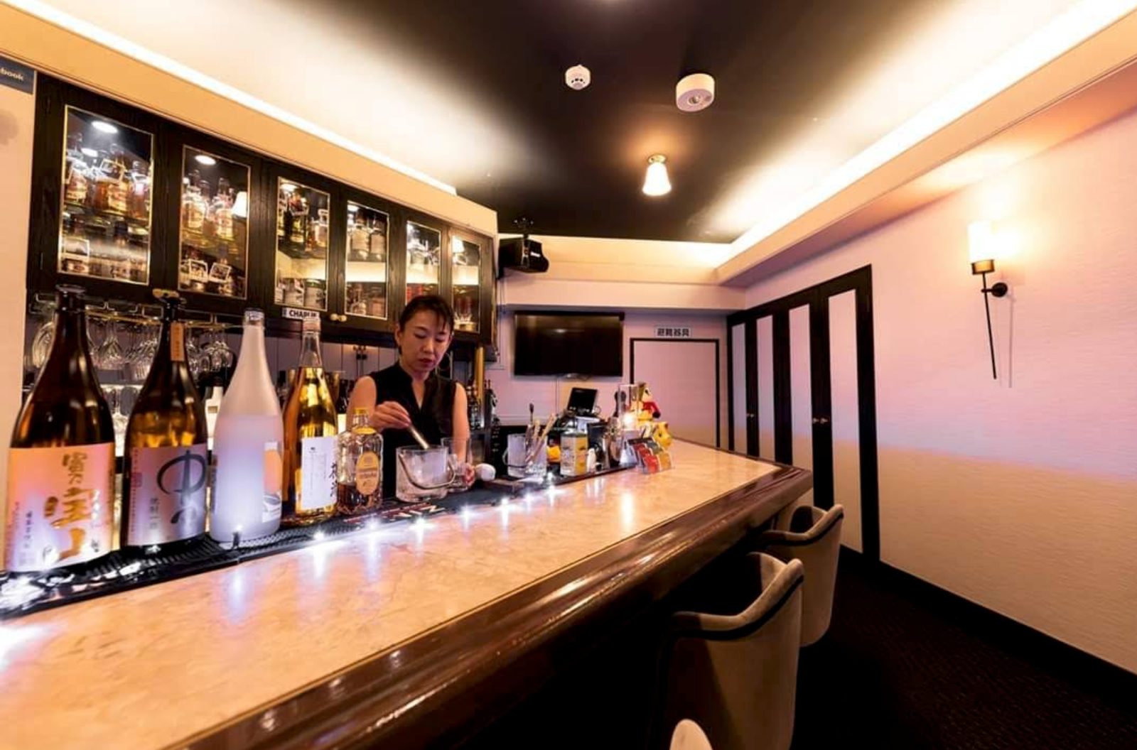 麻布十番 Charlie's Bar 店内写真